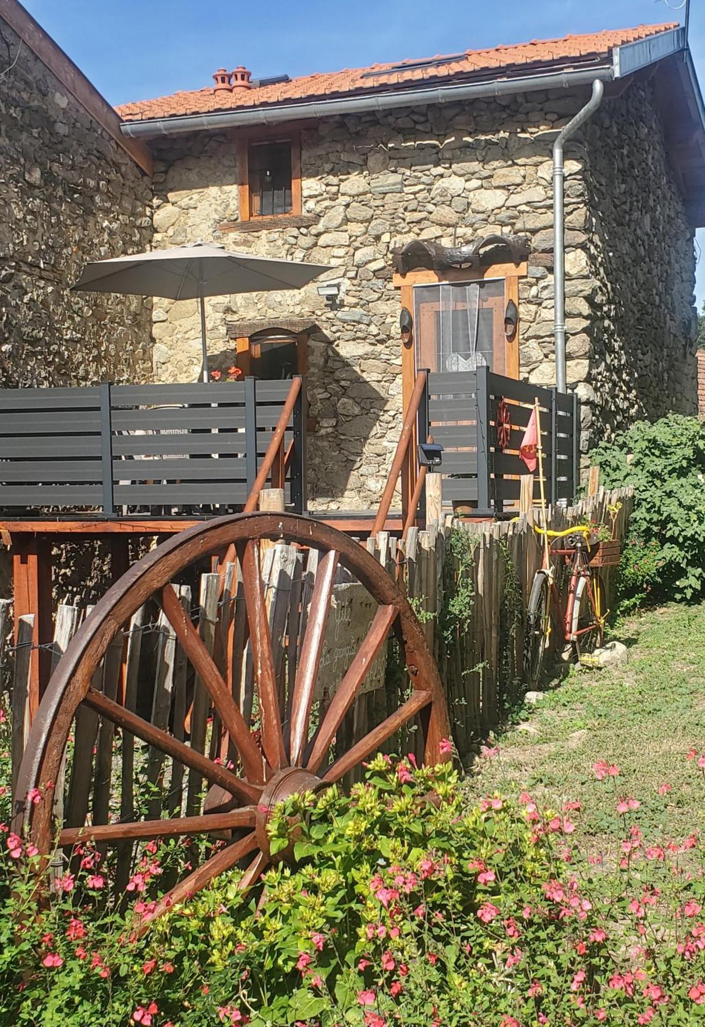 Gite La Grangette De Pauline Mercus-Garrabet Εξωτερικό φωτογραφία
